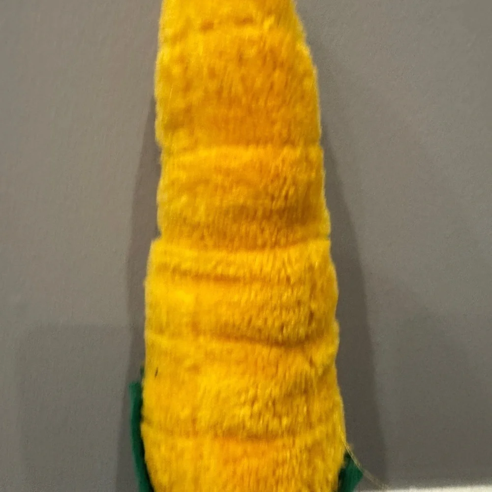 NWOT Zippy Paws Smiling Corn Plush XL OVER 12 IN Dog Pet Toy in Yellow and Green